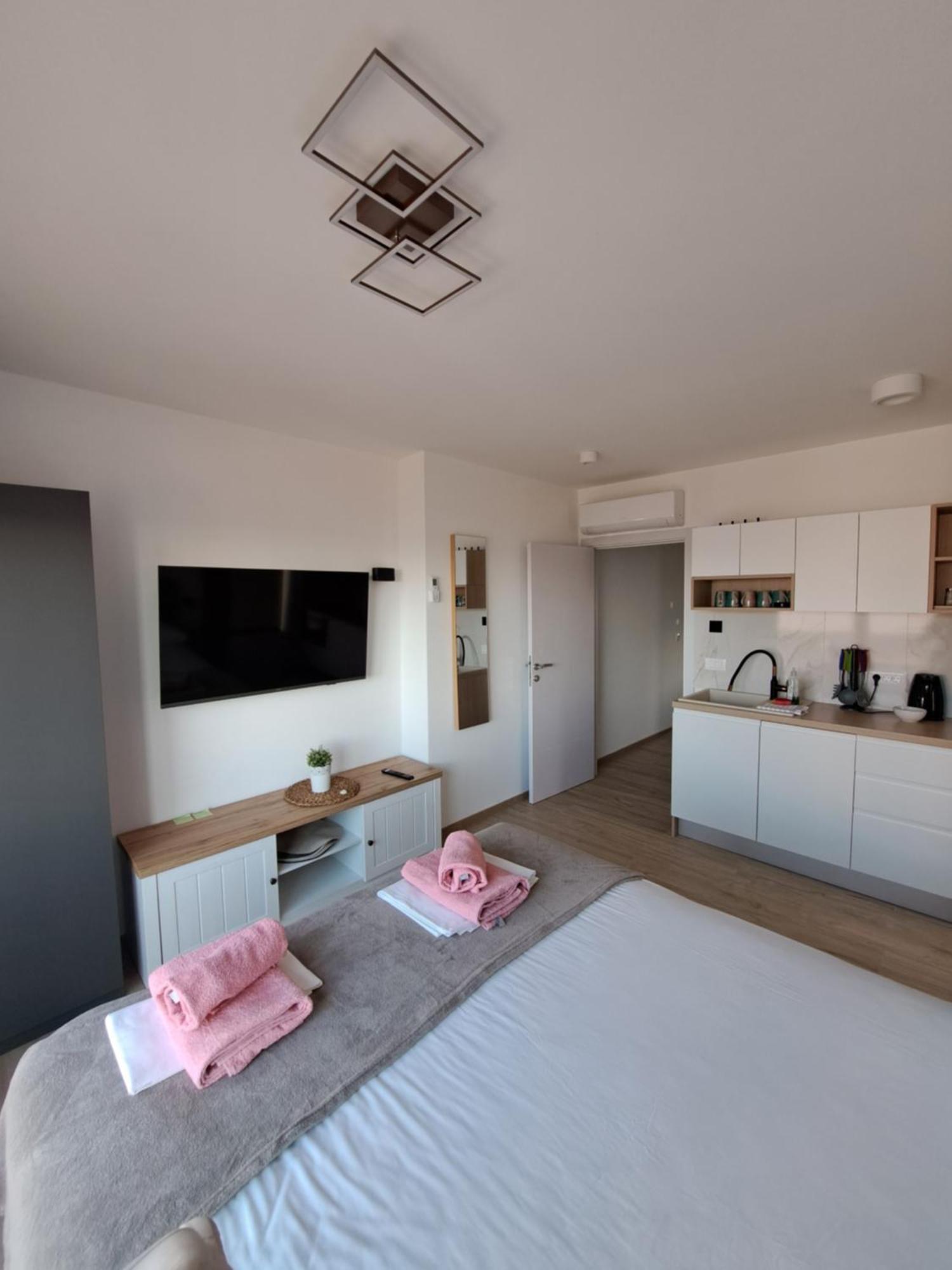M&M Luxury Apartments ペトルチャネ エクステリア 写真